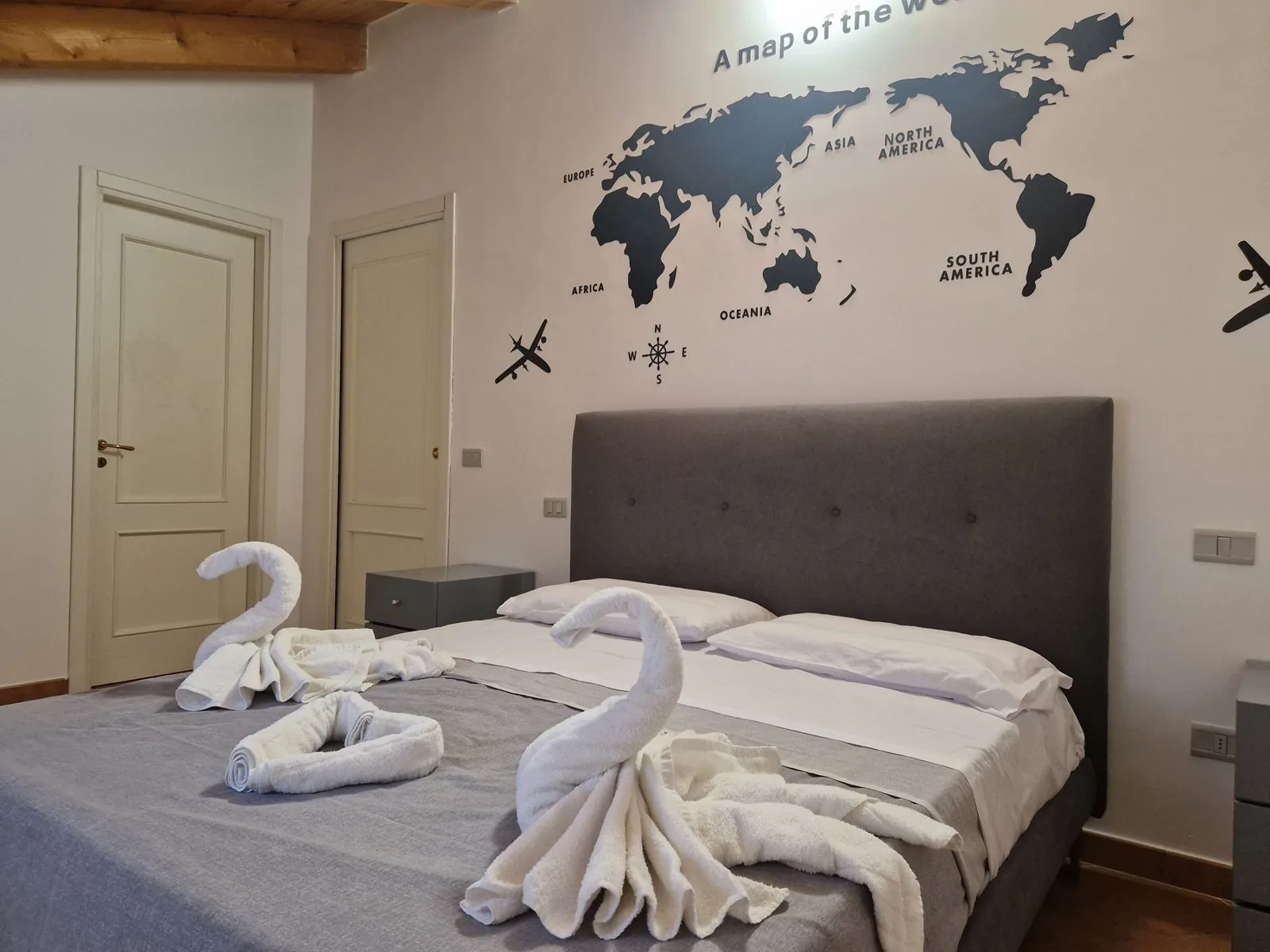 Camera matrimoniale: vista sul letto